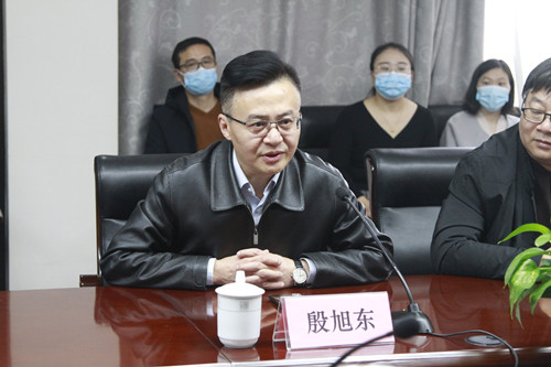 院长殷旭东出席首次会议.jpg